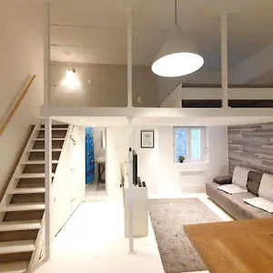 Vintage Near Boulevard With Ac After Renovation Apartamento
