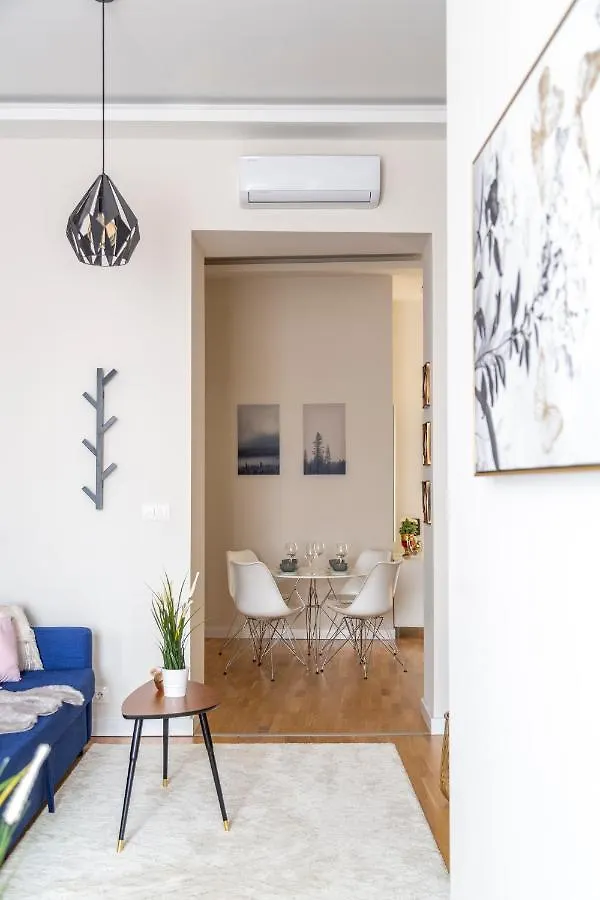 Luxury Quentin Apartment 3 Bedrm, 2 Bathrm Budapest 0*,  Hungary