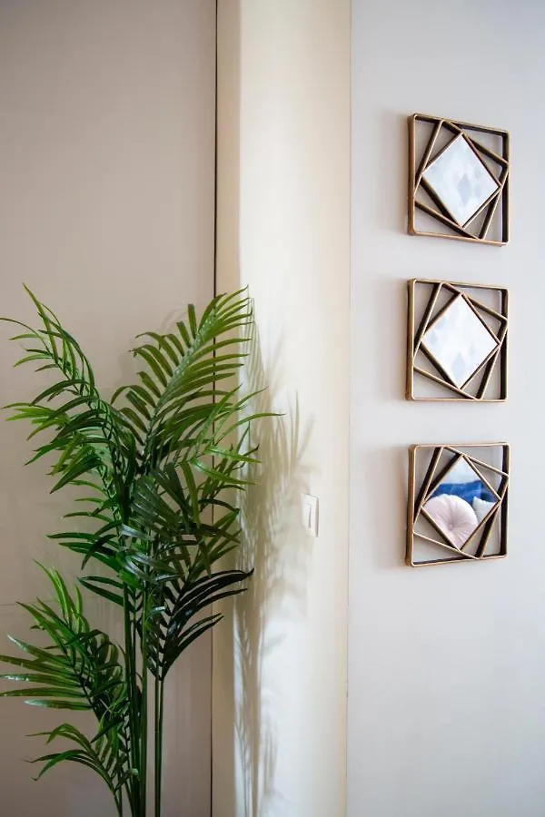 Luxury Quentin Apartment 3 Bedrm, 2 Bathrm Budapest