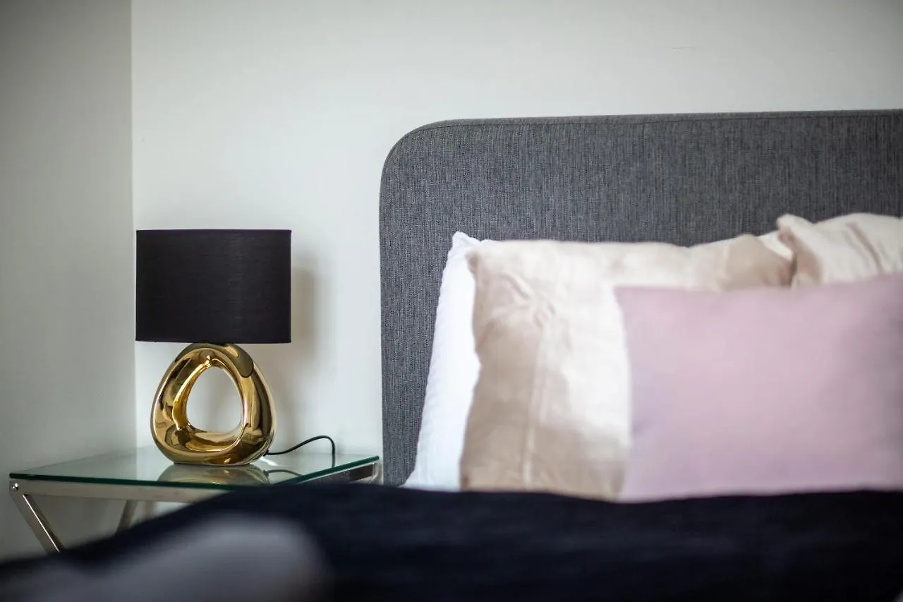 Luxury Quentin Apartment 3 Bedrm, 2 Bathrm Budapest