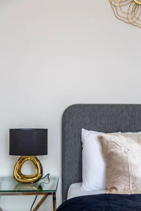 Luxury Quentin Apartment 3 Bedrm, 2 Bathrm Budapest Hungary