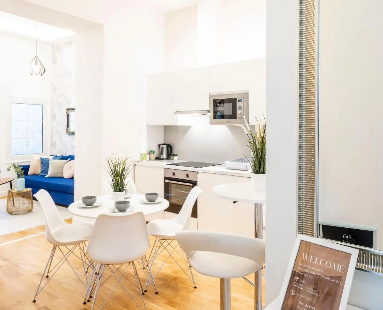 Luxury Quentin Apartment 3 Bedrm, 2 Bathrm Budapest Hungary