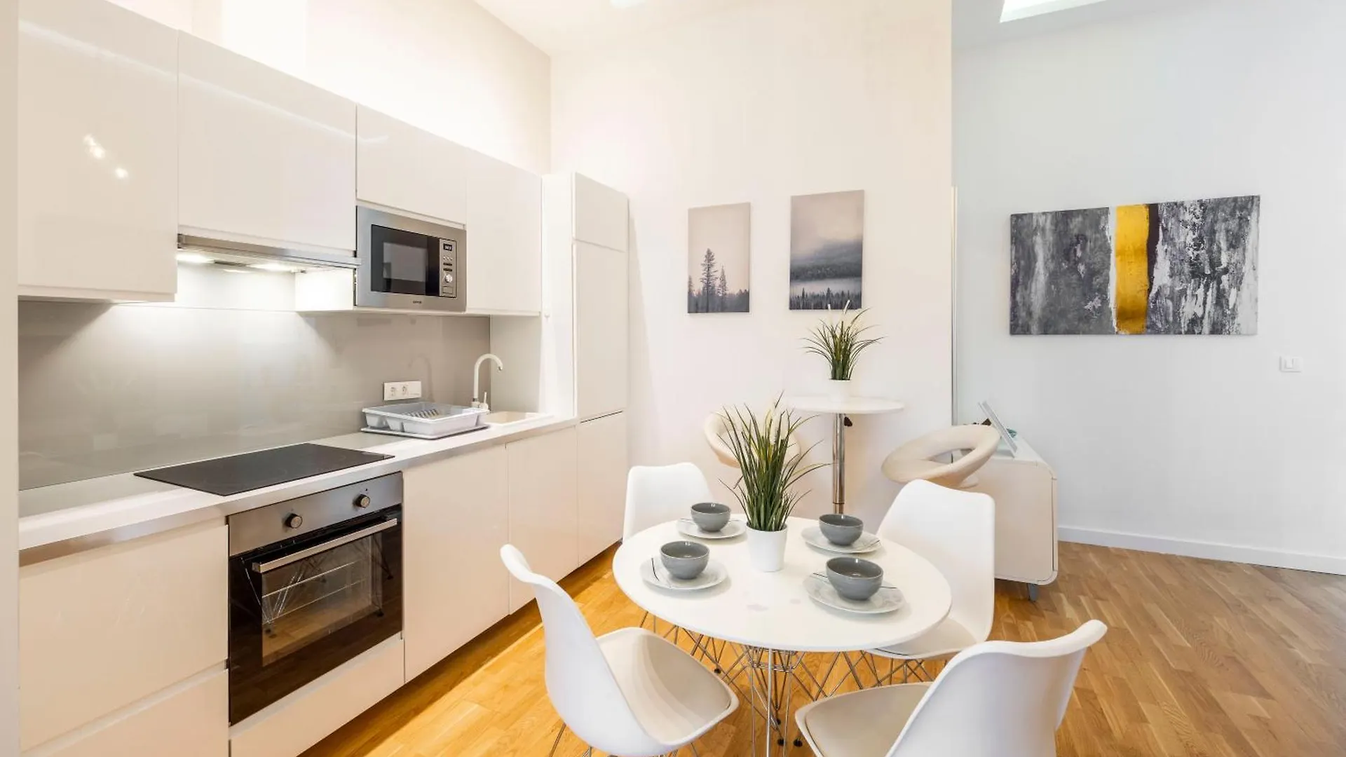 Luxury Quentin Apartment 3 Bedrm, 2 Bathrm Budapest 0*,