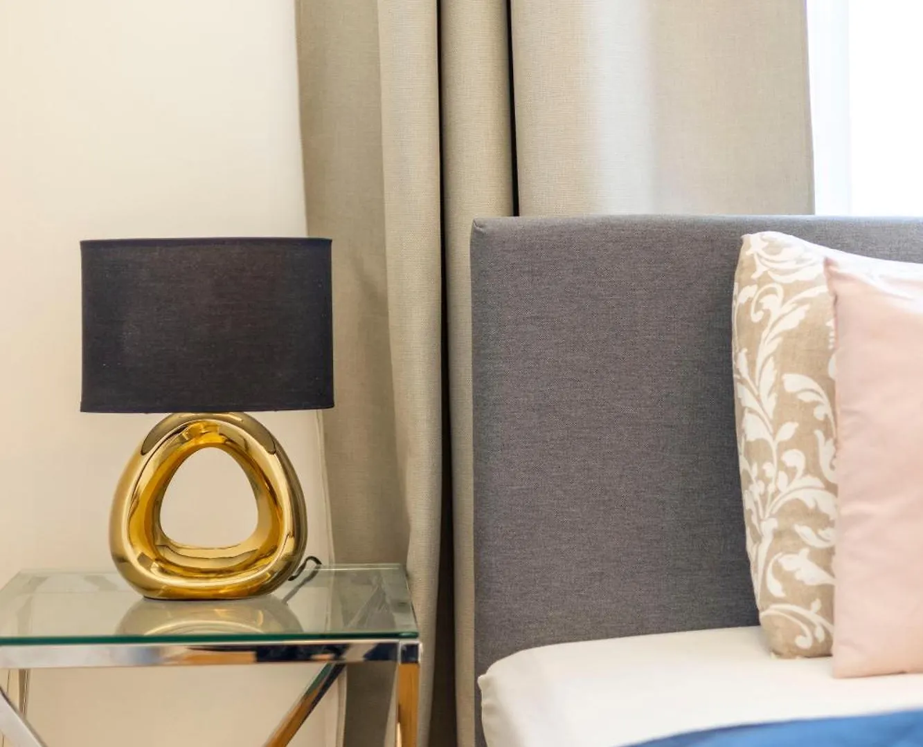 Luxury Quentin Apartment 3 Bedrm, 2 Bathrm Budapest